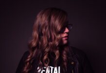 건강한 헤어 라이프, 최신 트렌드 따라 실천하는 머릿결 관리법 text