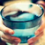 “영양 & 보충제, 어떻게 챙기는 게 좋을까?—바쁜 일상 속 건강 지키는 실천법” full drinking glass