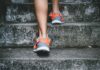 뒤꿈치부터 엄지발가락까지: 무릎 통증을 없애는 ‘3단 보행’의 정석 person wearing orange and gray Nike shoes walking on gray concrete stairs
